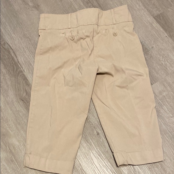 Women's Tan Capris - Picture 6 of 9